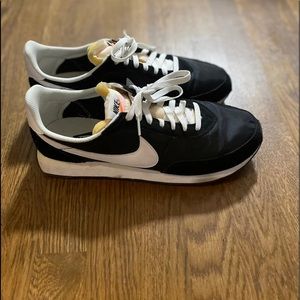 Mens Nike Waffle Trainer 2- Size 11